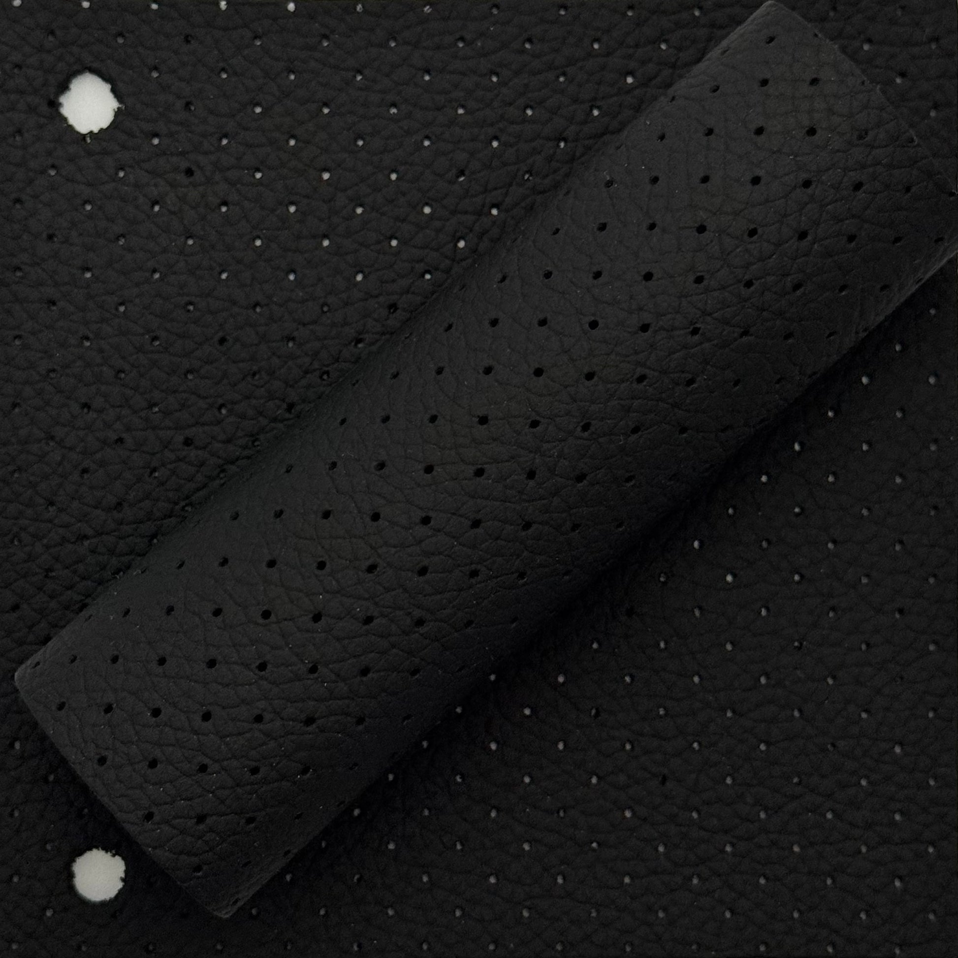 Perforiertes Autoleder MK1 Vienna schwarz – halbe und viertel Haut