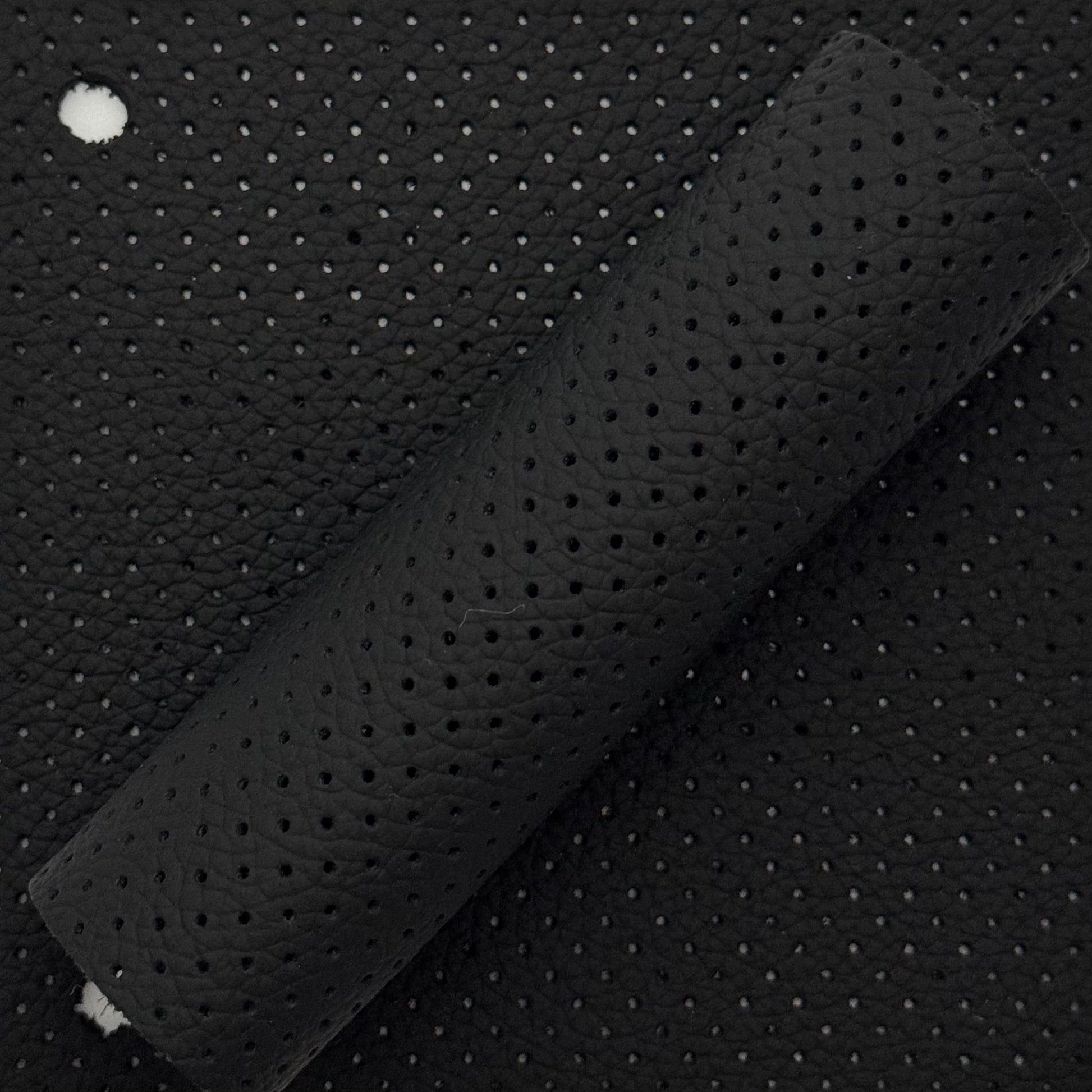 Perforiertes Autoleder MK3 Vienna schwarz – Strukturleder mit Lochung
