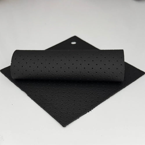 Perforiertes Autoleder MK1 Vienna schwarz – halbe und viertel Haut